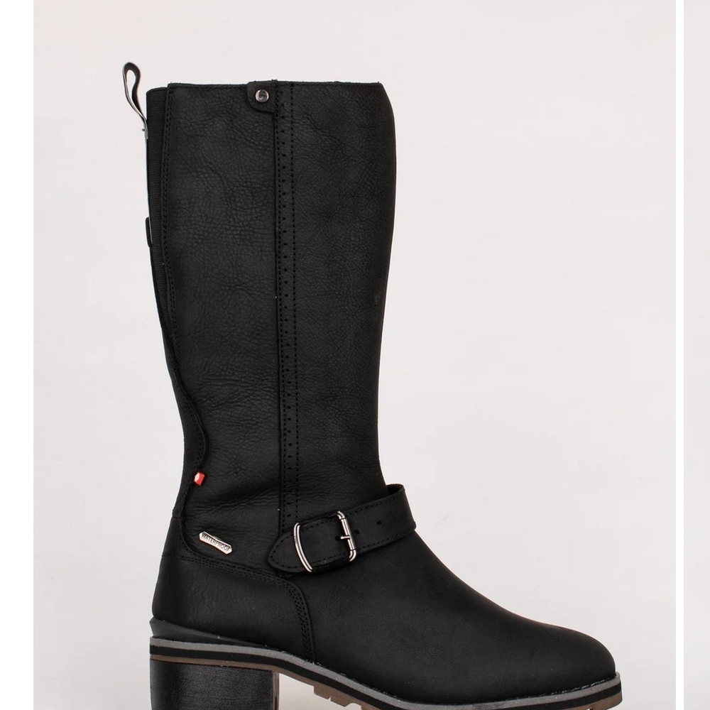 Elegant Black Ankle Boots with Buckle Detail